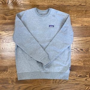 Patagonia crew neck size large worn once